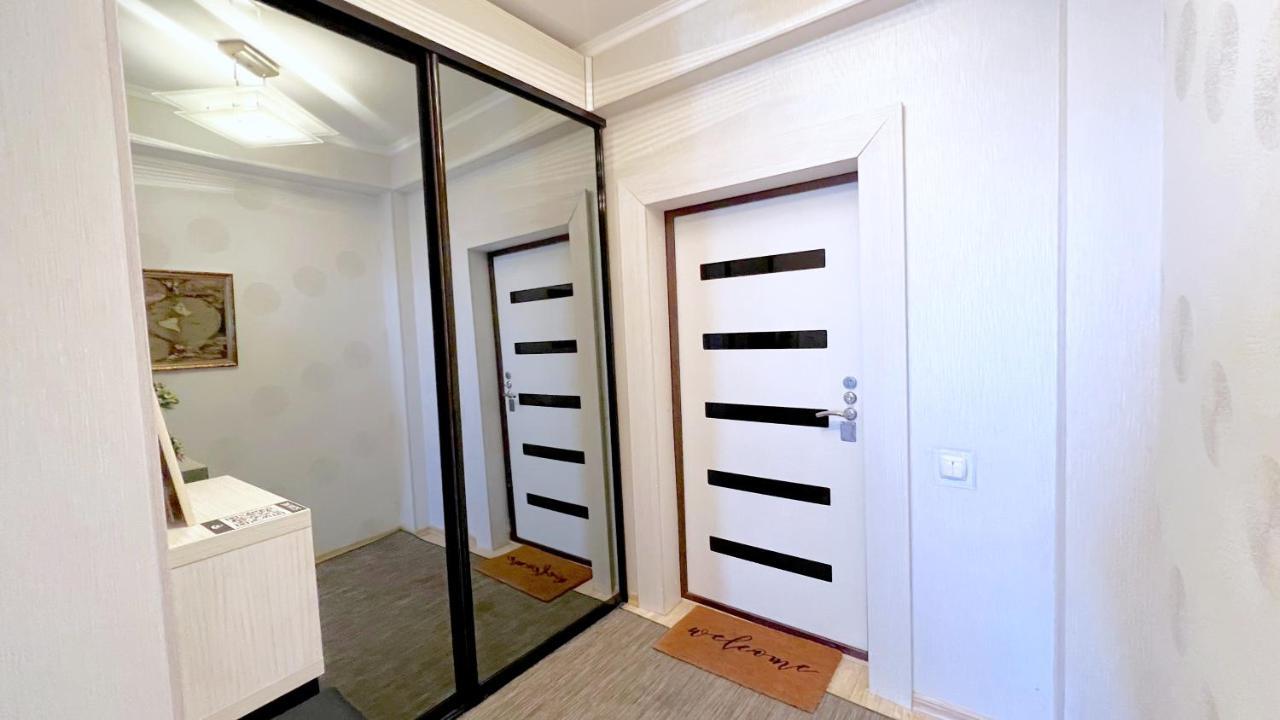 Apartament De Lux Cu 2 Camere Si Living Chisinau Exterior photo